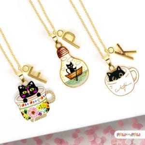Theekop kattenketting met gepersonaliseerde initiaal – kawaii koffiekop zwarte kat sieraden cadeau voor theeliefhebbers en kat dames-NCA-003