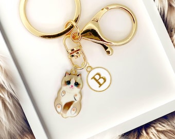 Cute Beige Cat Enamel Keychain with Personalized Monogram Letter Charm, Fun Kawaii Gold-Plated Keyring, Cute Gift for Cat Lovers-K-A002-3