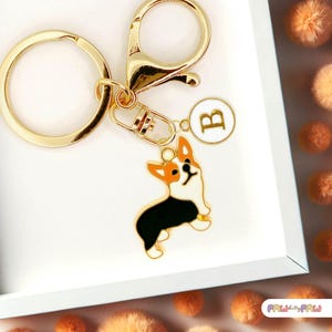 Llavero de perro Corgi blanco y negro esmaltado con monograma personalizado, regalo de Corgi Galés, chapado en oro - K-A011-2