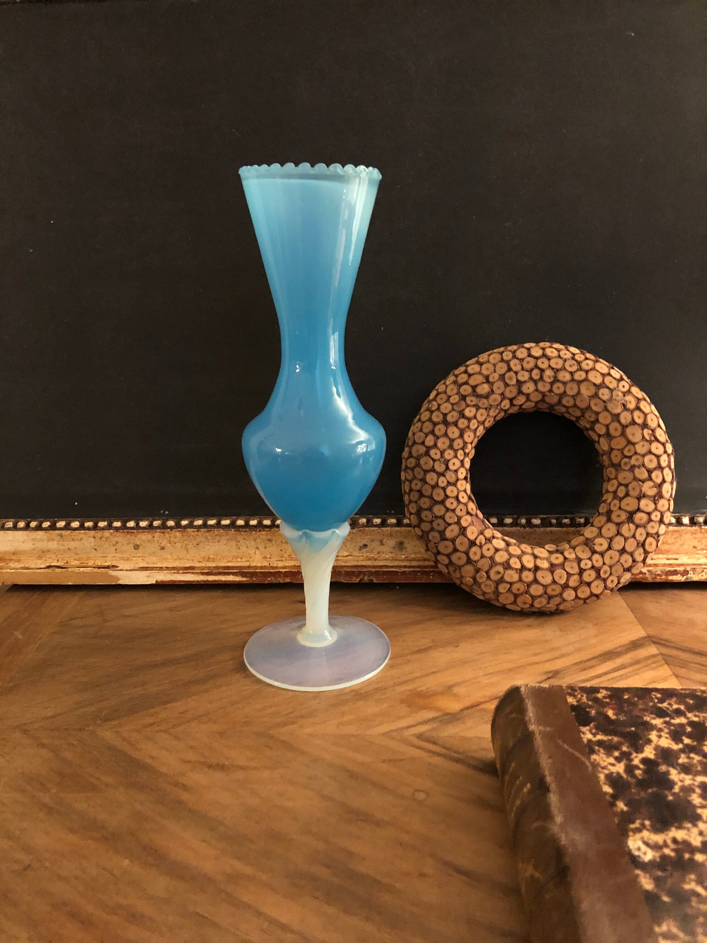 Vase en Opaline Bleue