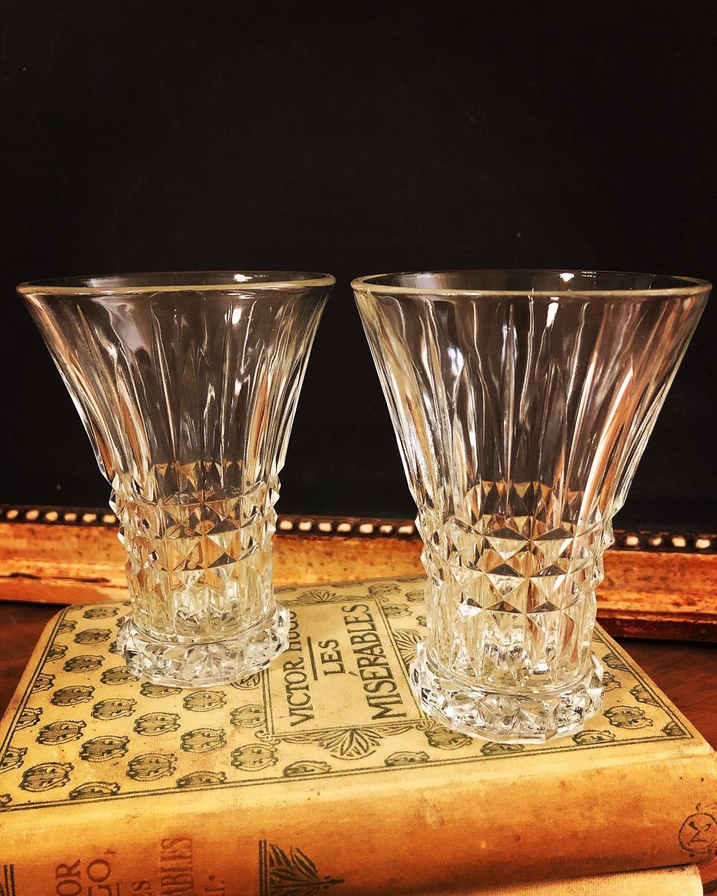 Paire de Vases, Vases en Verre, Verre Ciselé