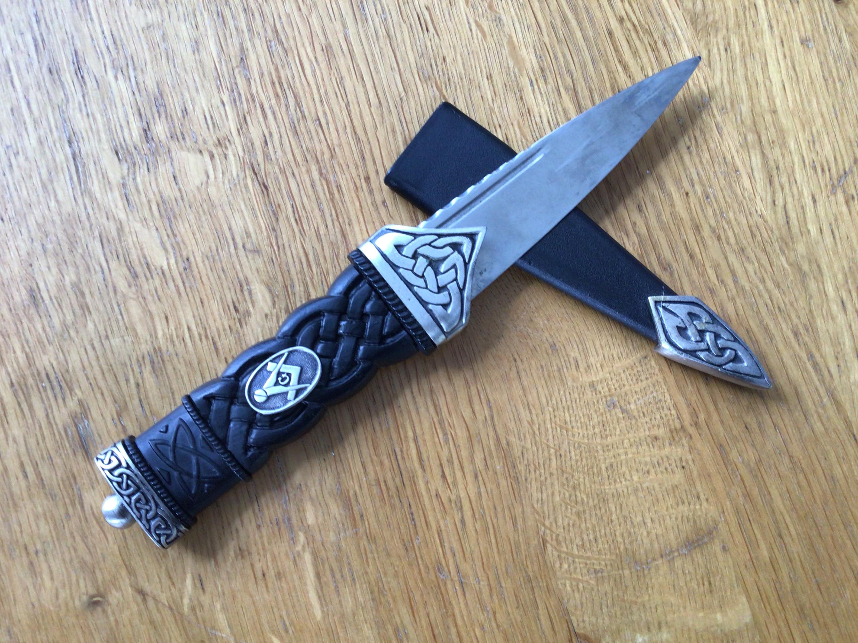Vintage Sgian Dubh Scottish resin handle Scotland scabbard sheath desk accessory letter opener clan white metal Celtic mounts Masonic theme
