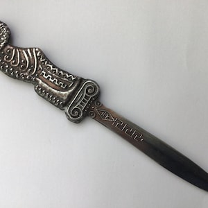 Seltener bildlicher Messing Lesezeichen Seitenwender Schreibtisch Accessoire Vintage Brieföffner Schuhgriff Griechisch tsarouchi