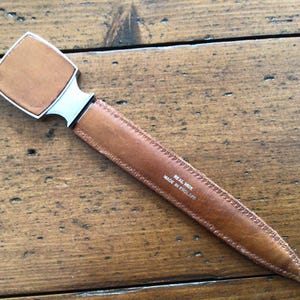 Marcador de páginas de cuero auténtico elegante vintage, girapáginas, abrecartas, accesorio de adorno de escritorio, cinta métrica de acero inoxidable con asa
