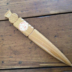 Delicioso marcador de página de madera Braemar Escocia hecho a mano, volteador de páginas, accesorio de escritorio, abrecartas vintage, mango tallado a mano