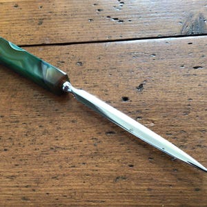 Delicioso y elegante marcador de página con mango de ágata de piedra natural de metal blanco vintage, pasapáginas, abrecartas, accesorio de adorno de escritorio