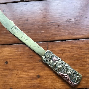 Delicioso marcador de página oriental de latón vintage, pasapáginas, accesorio de escritorio, abrecartas, hoja grabada, mango en relieve de calidad, cobre