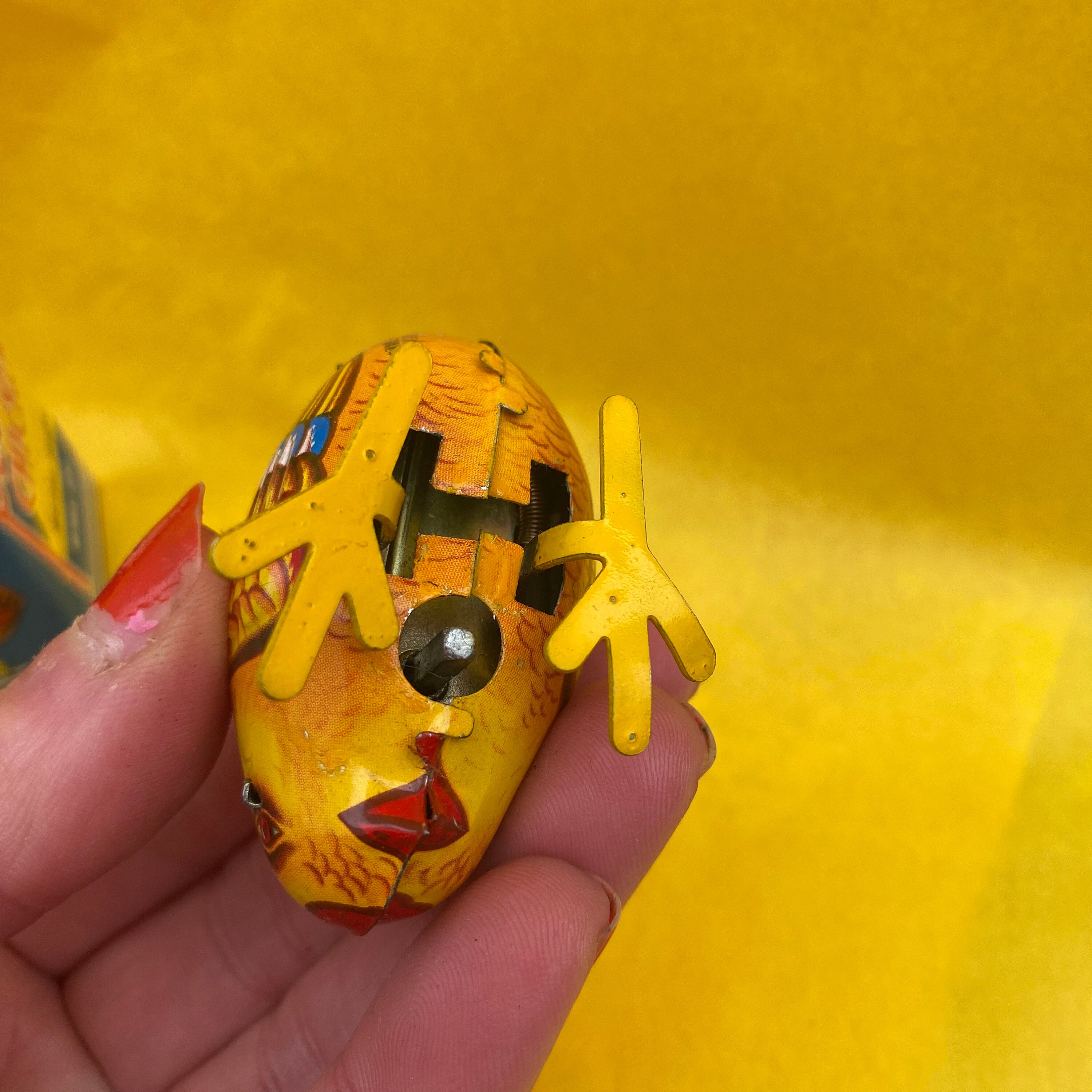 Rare Vintage Pecking Chicken Wind up Tin Penny Toy // Collectors Retro