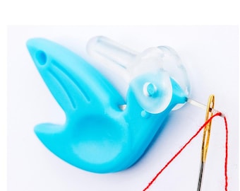 Hummingbird Needle Threader with Cutter