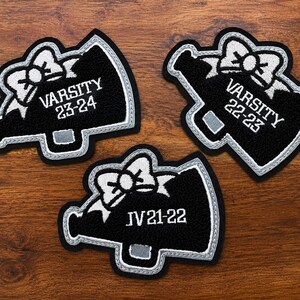 Parche personalizado de megáfono de chenilla de 4" – Parche para coser para animadoras/bailarines