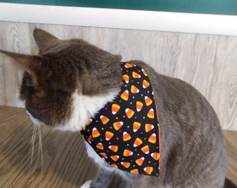 Halloween Pet Bandana,  Halloween Dog Bandana, Halloween Cat Bandana, Halloween, Candy Corn Bandana, Reversible Halloween Bandana, Polka Dot