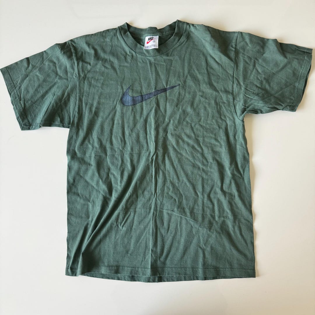 Vintage 90s Nike T-shirt Mens Medium Green Center Swoosh Logo Tee