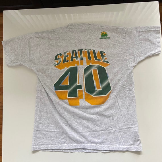 Vintage 1990s Pro Player Seattle SuperSonics Shawn Kemp T-Shirt Sz. L