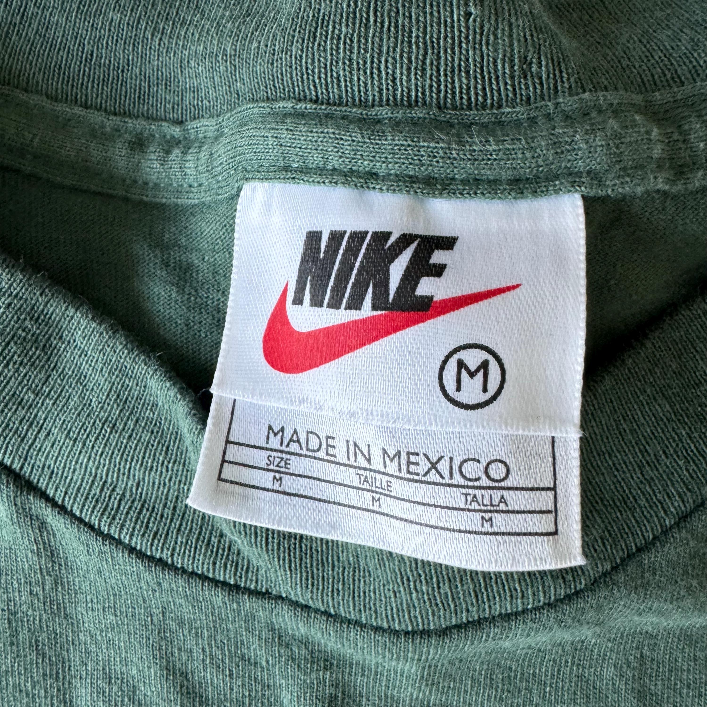 Vintage 90s Nike T-shirt Mens Medium Green Center Swoosh Logo Tee 