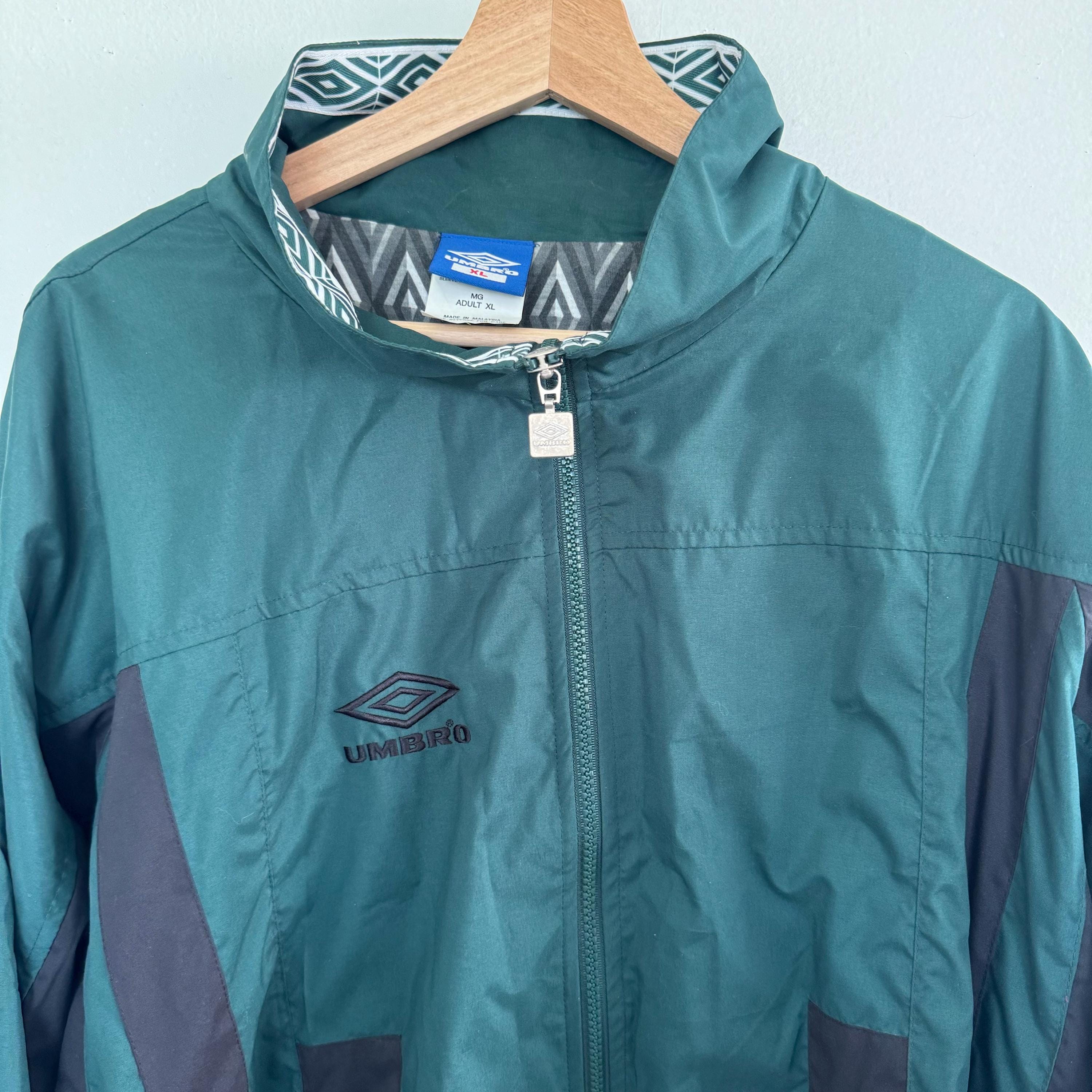 90s　vintage UMBRO　NAYLON jacket中綿 XL 緑 Umbro Windbreaker Jacket Adult XL Mens Vintage Clothing 90s