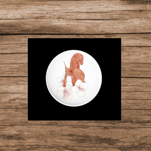 Badge rond illustration écureuil pour enfant et adulte à accrocher sur une veste ou un sac