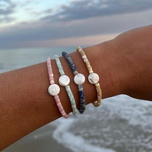mother of pearl and shell bracelet, bohemian beach bracelets, shell pearl bracelet, beach lover bracelet