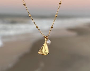 waterproof seashell and pearl necklace, 14k gold dainty jewelry, beachy charm necklace
