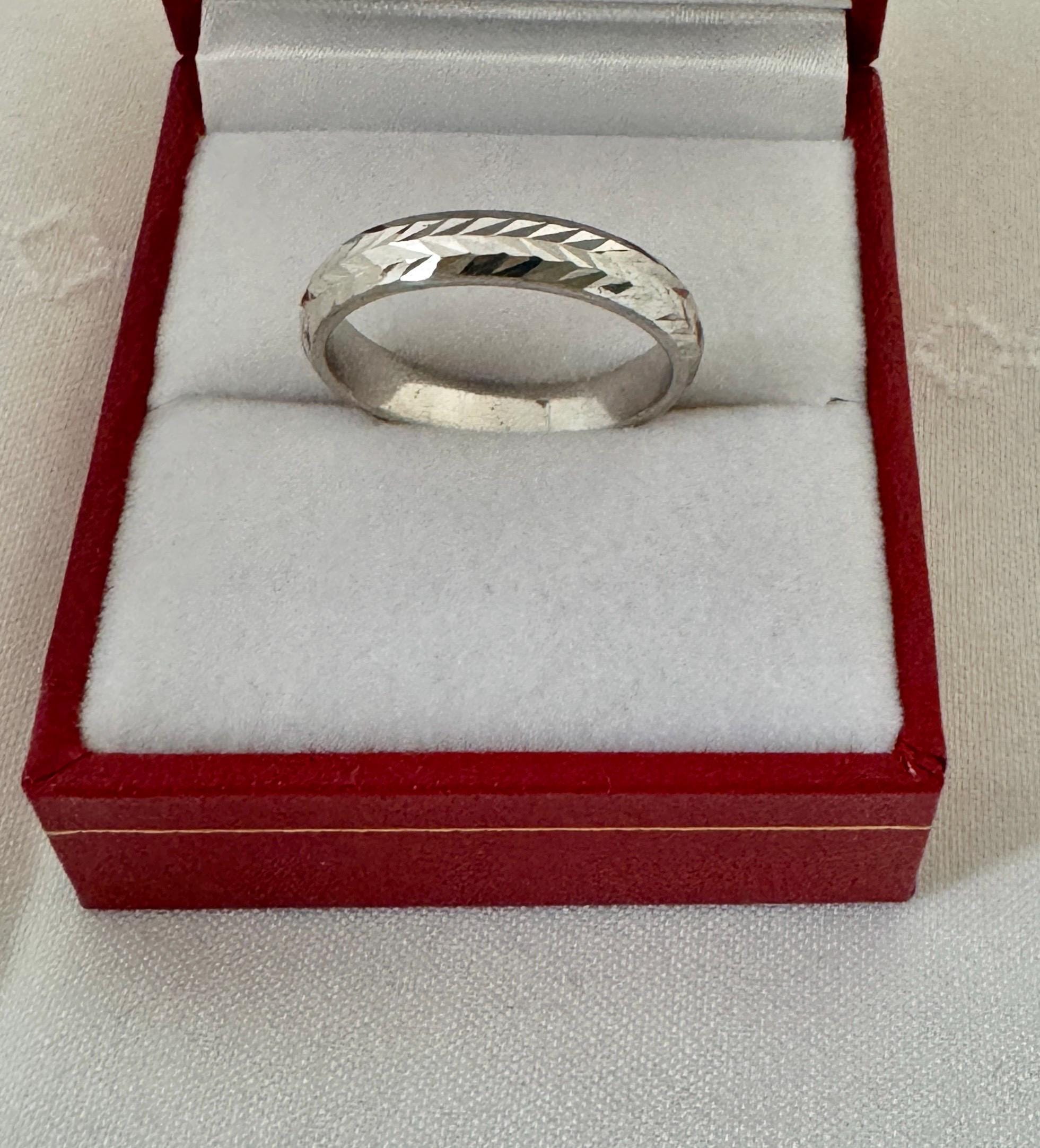 ランキング2025 Faceted Gold Solid 18K Diamond 1.38 Gold White Band Ring Cut お笑い・バラエティ