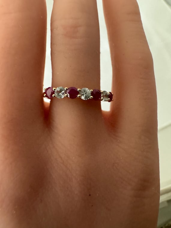 14K Solid Gold 4 Rubies 3 White Topaz Gemstone Yellow Gold Ring 1.90 Grams  Hallmark 14K Size 7