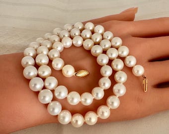 14k Solid Gold Honora Round Cultured Pearls 7.6mm White Luster with Pouch Hallmark 14K H Length 18” Beautiful