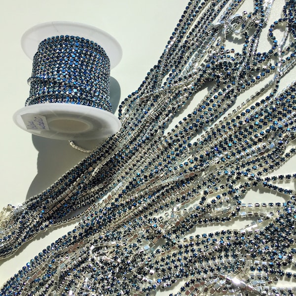 Couleur bleu métallisé, chaîne avec strass, base argentée, chaînes en pierre, chaîne décorative, chaîne vintage, 50 cm, 2x2mm, 2.5x2.5mm
