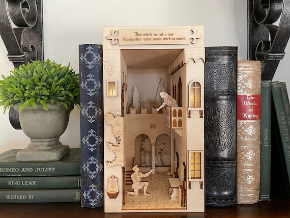 本型 収納テーブル Romeo＆Juliet （希少） Romeo & Juliet Booknook DIY Kit - Etsy