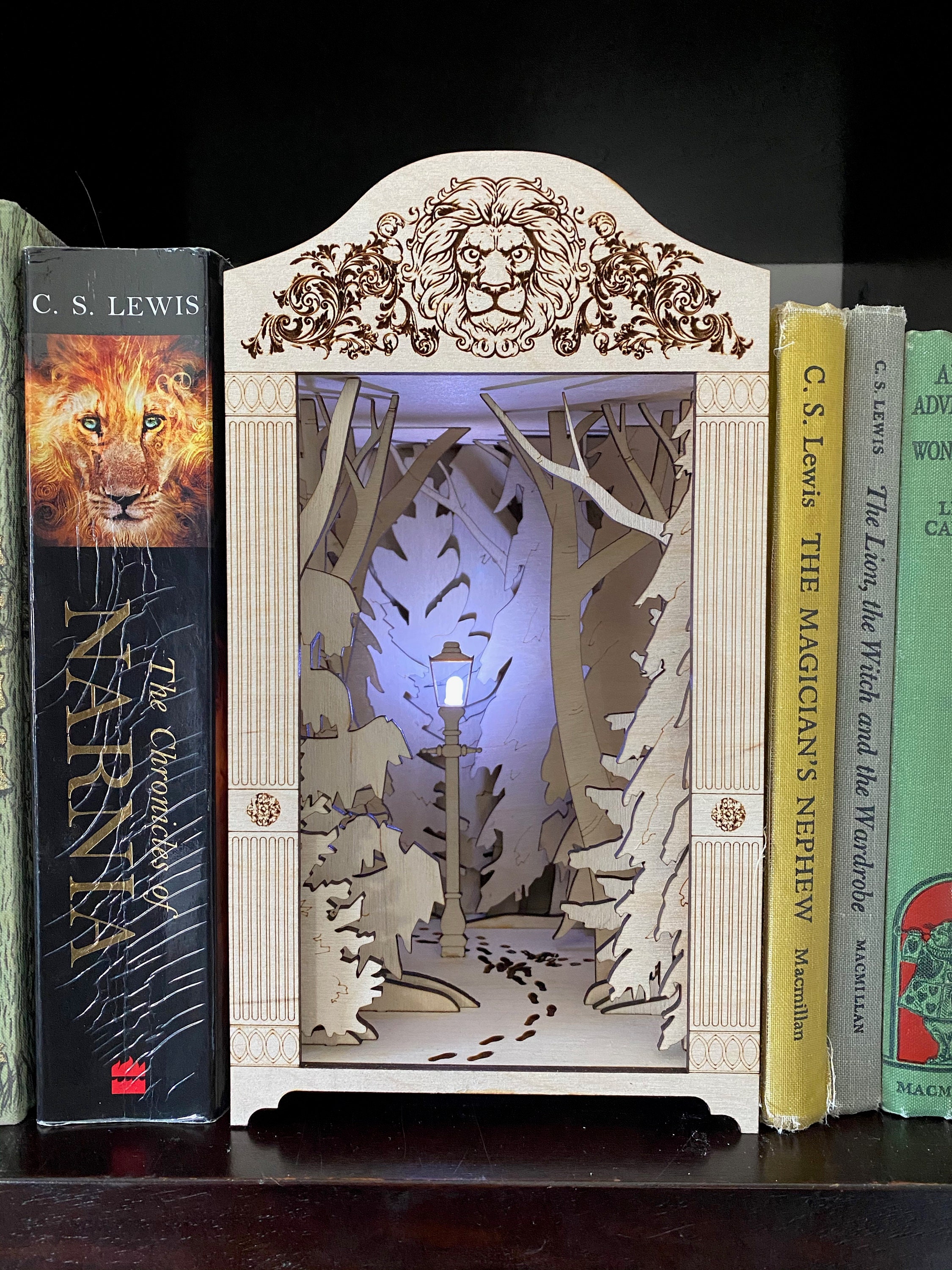 Diagon Alley Book Nook, Shelf Insert, Harry Potter, Book Shelf Insert,  Harry Potter Gift, Harry Potter Decor, Book Nook Kit, Book Nook LED 