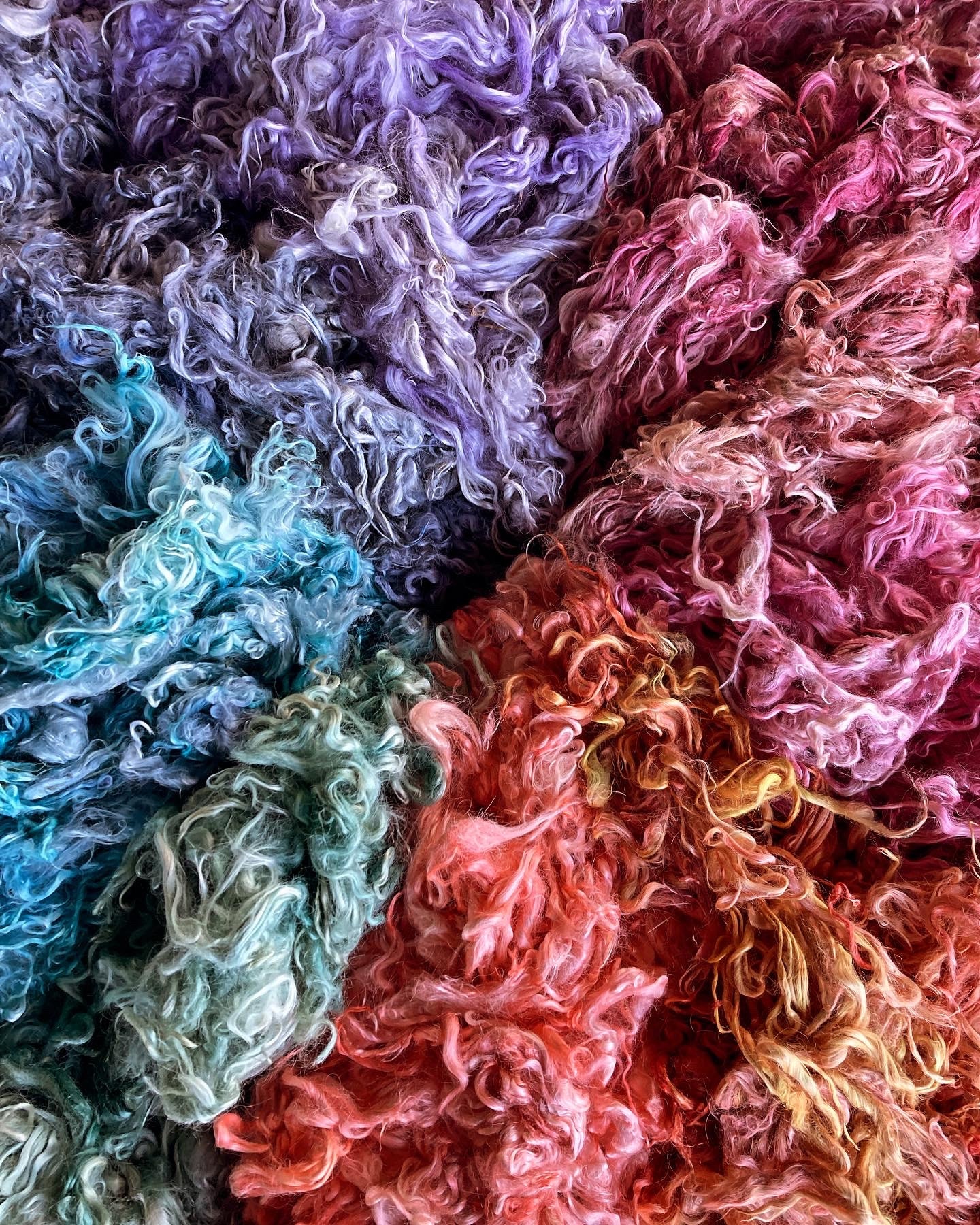 Rainbow-Mix Suri Alpaca Fleece and Hand-dyed suri locks - spinning and felting - 100g