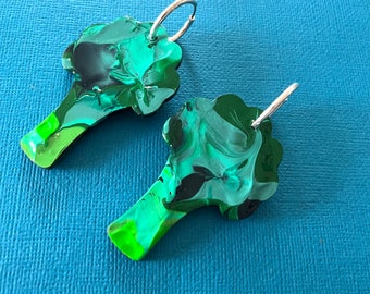 Broccoli huggie reversible hoops! Hand painted vegetable wood earrings, earwire, midi size, glitter resin reverse. Healthy fun gift idea