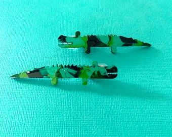 CLIP ON crocodile midi earrings! Medium size, painted back. Non pierced lever. Green croc alligator medium stud style. Comfort padding.