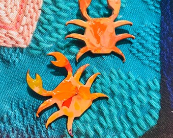 Lil Nipper wood stud crab earrings. Stainless steel hypoallergenic studs. Light , Hand painted, midi style.