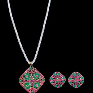 PS411 Pendentif Ramla hyderabadi serti de perles d&#39;eau douce dans rubis émeraude et cz, collier indien