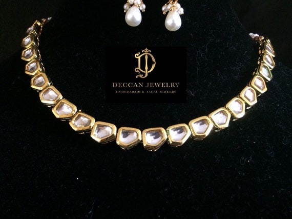 Kundan Single Line Necklace With Pearls 