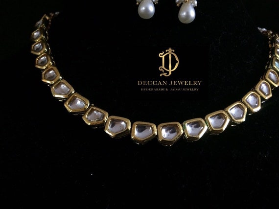 Kundan Single Line Necklace With Pearls 