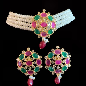 C13 Alma Süßwasserperlen Choker in Rubin Smaragd | hyderabad Schmuck | Perlenhalsband | Dekan Schmuck | indischer Schmuck | Braut Schmuck