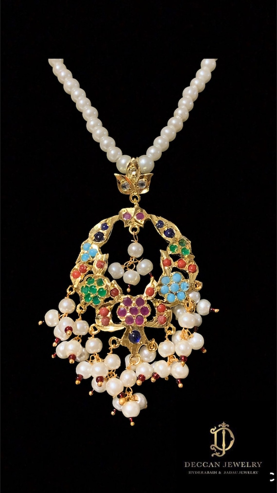 Madhuri Hyderabadi Jadau Pendant Set in 