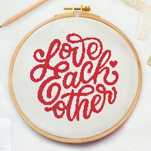 Patrón punto de cruz Wedding Love Text, bordado aniversario romántico, patrón pdf tipografía sencilla, Te amo corazón punto de cruz