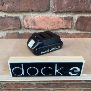 Makita 18V Battery Storage Dock Mounting Bracket for 18V Lithium-Ion Batteries