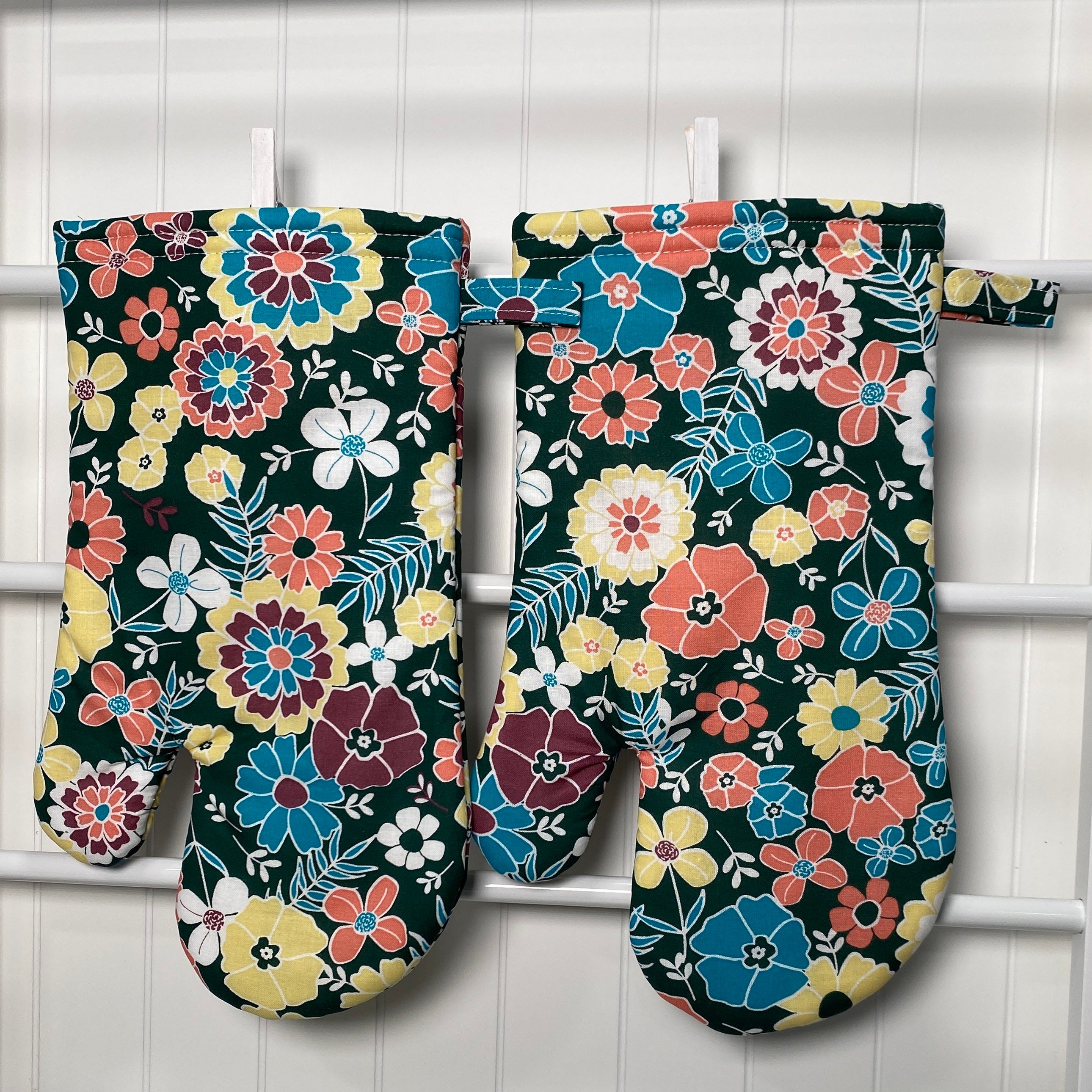 Deep Green Oven Mitts With Vibrant Flowers 