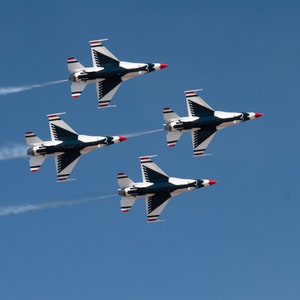 US Air Force Thunderbirds Screen Saver  Background Wallpaper Themes Digital Download.