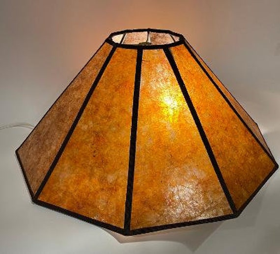 Iedereen R Dwang Shade Lamp 10 Point Decagon Showen in Amber Mica - Etsy