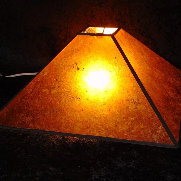 Abat-jour pyramide mica ambre 18x18x8