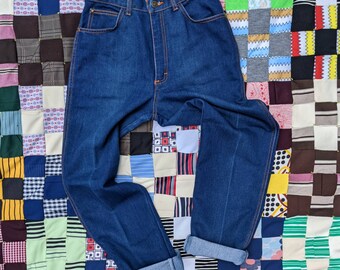 SALE! 90s 00s Y2K Vintage Jeans - High Waist Straight Leg Jeans by Gitano - Women's Size 10 Short Jeans