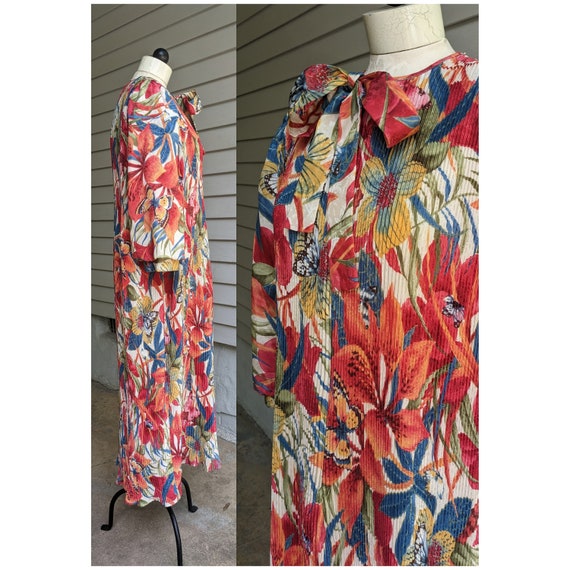 70s 80s Vintage Gown WITH ATTACHED NECKTIE by Geo… - image 1