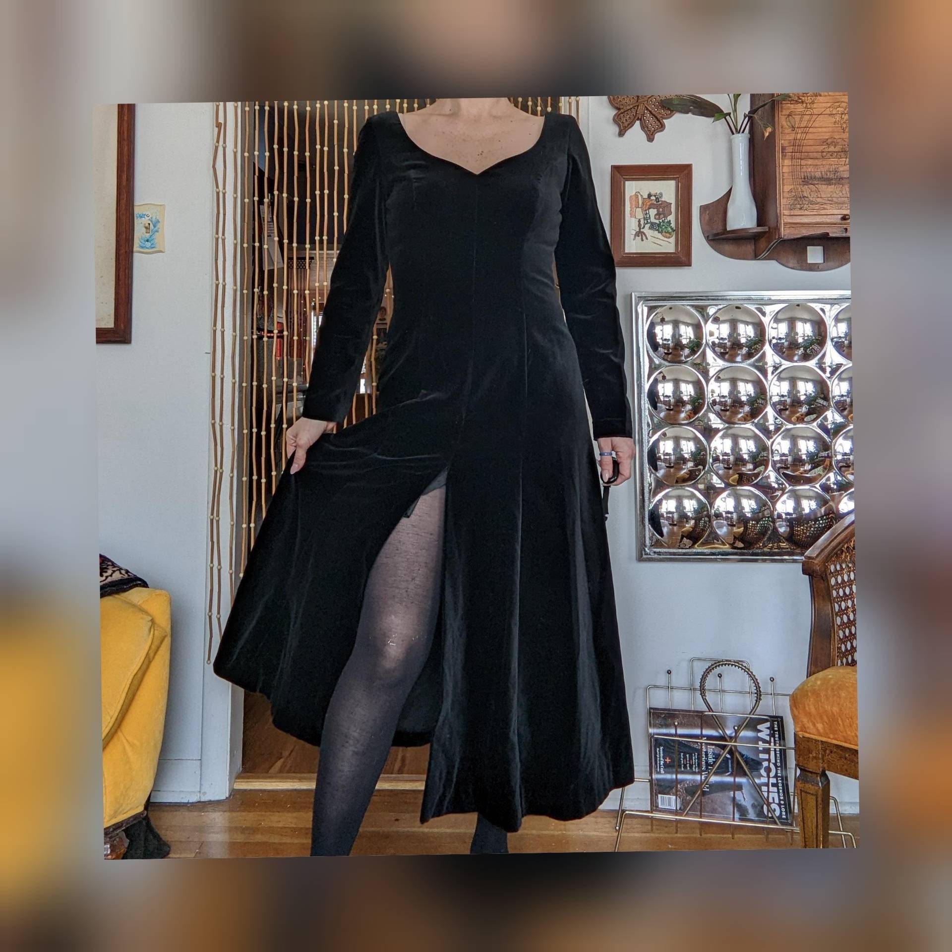 Long Sleeve Black Velvet Midi Dress 