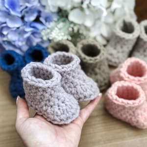 Handmade Crochet Baby Booties, Soft Acrylic Newborn Shoes, Baby Shower Gift