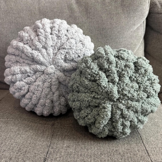 Chunky Knit Round Pillow: Handmade Boho Home Decor