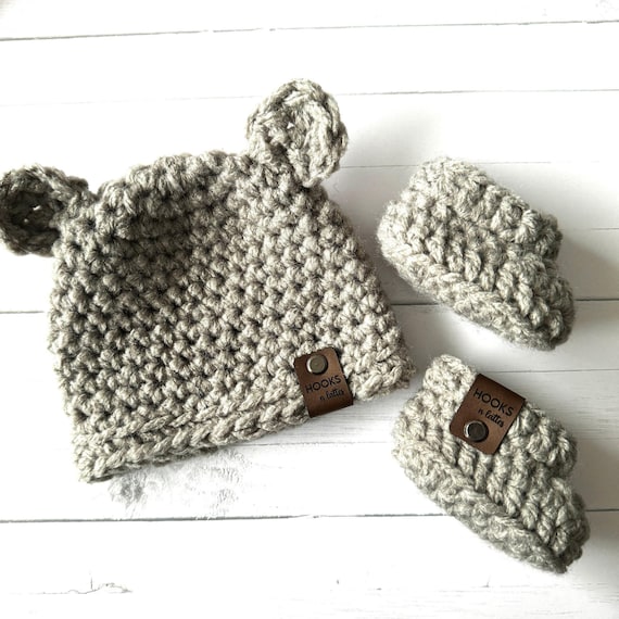 Crochet Baby Bear Hat & Booties Set: Plush Fleece, Newborn Outfit
