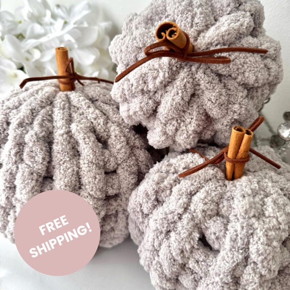 Chunky Crochet Pumpkins, Handmade Fall Decor with Cinnamon Stick Stem, Rustic Autumn Pumpkins, Cozy Farmhouse Thanksgiving Decoration